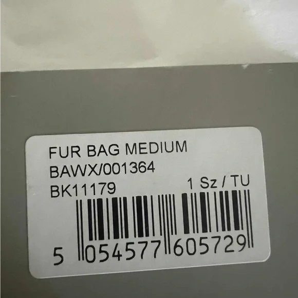 Bench Elegant Black Crossbody Bag - Picture 8 of 8